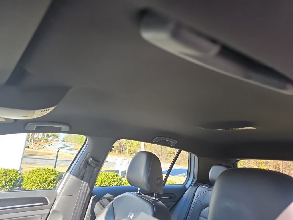 Used 2017 Volkswagen Golf R 4-Door image 23