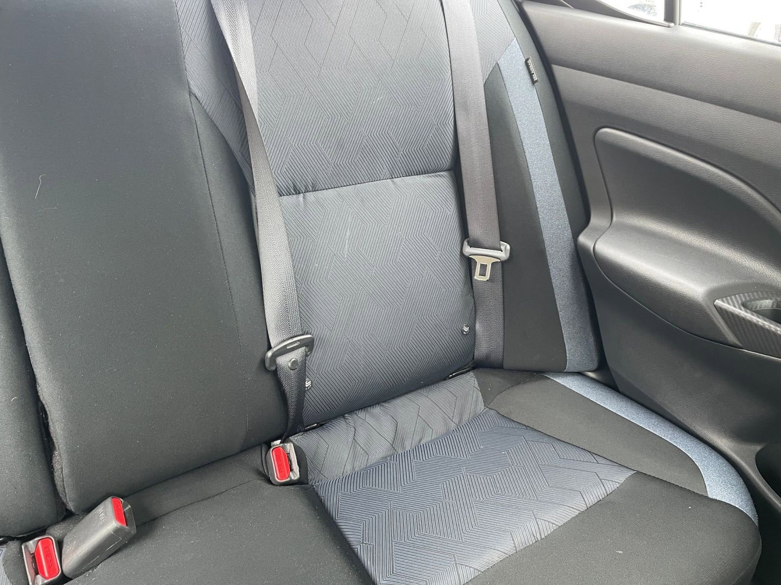 Used 2025 Nissan Versa SV image 36