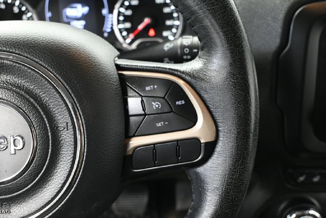 Used 2017 Jeep Renegade Latitude w/ Cold Weather Group AWD/4WD image 21