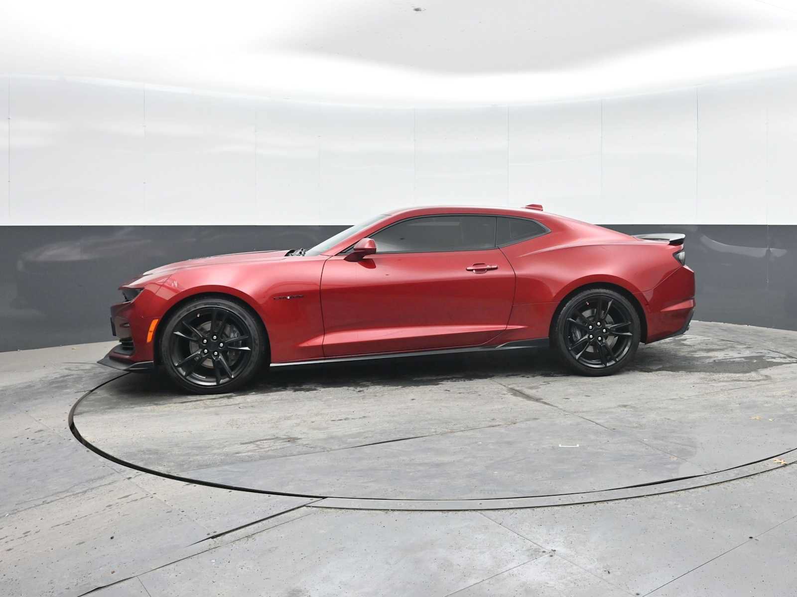 Used 2022 Chevrolet Camaro SS RWD image 4