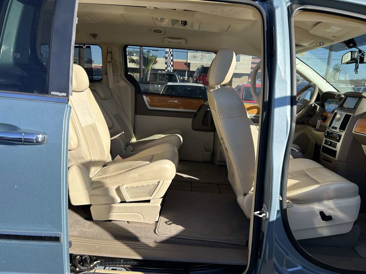 Used 2010 Chrysler Town & Country Limited FWD image 28