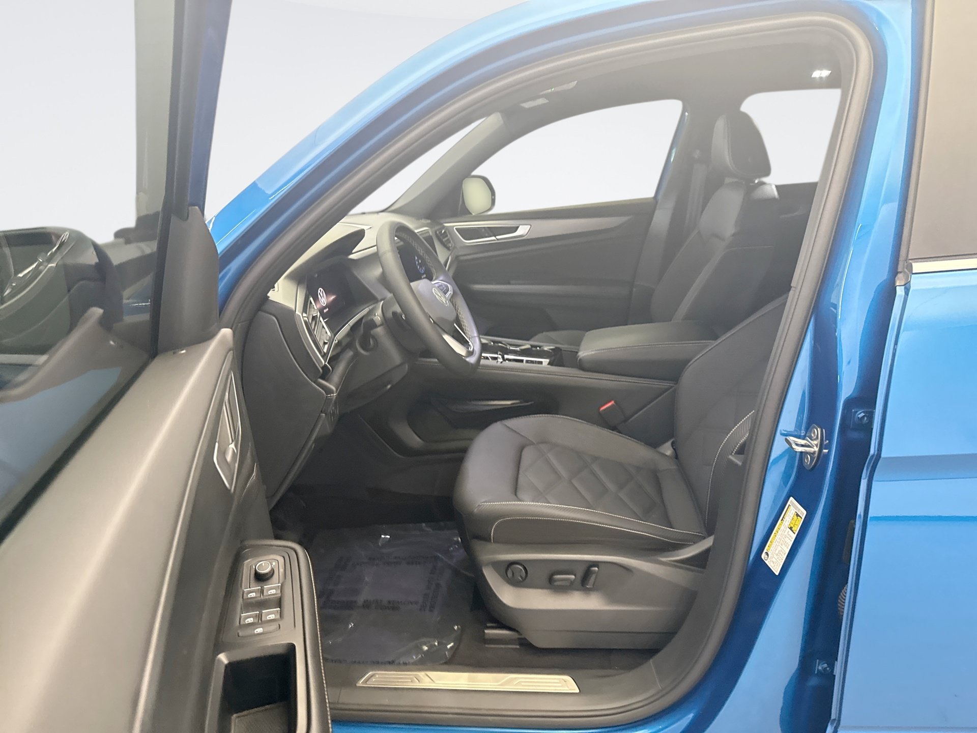 Used 2024 Volkswagen Atlas Cross Sport SE w/ Panoramic Sunroof Package AWD/4WD image 10