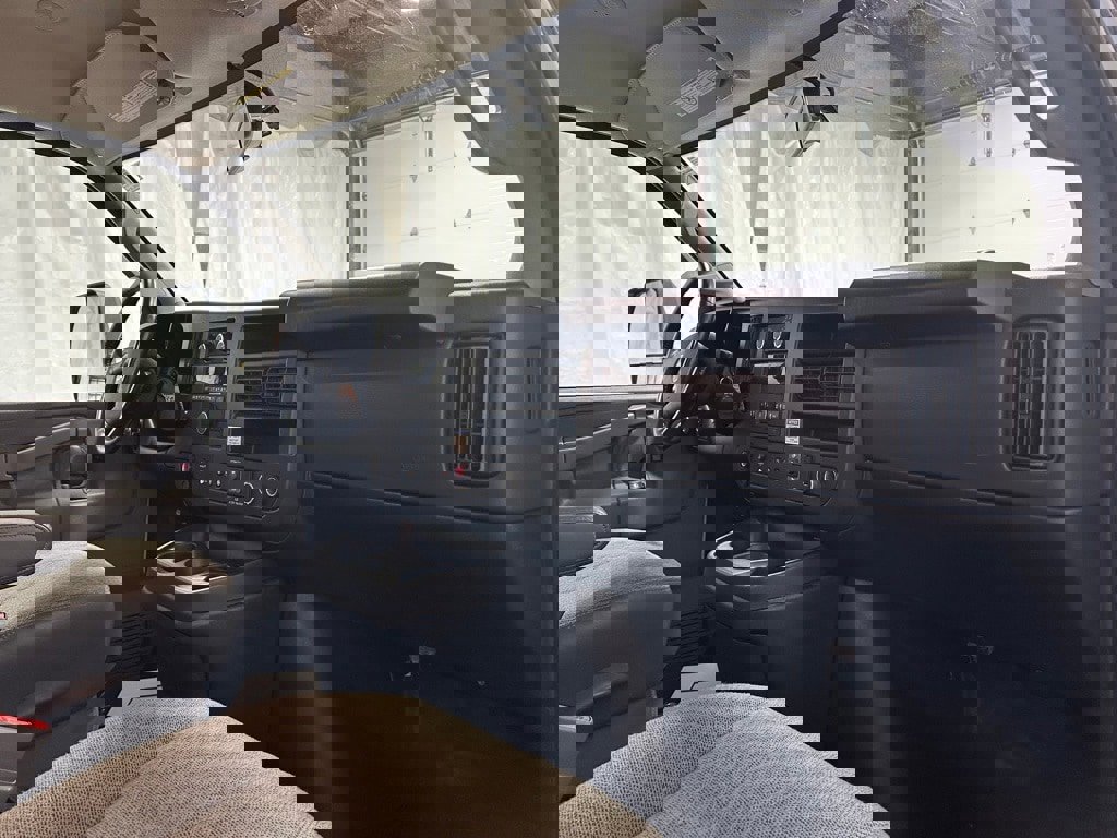 Used 2022 Chevrolet Express 3500 w/ Power Convenience Package image 43