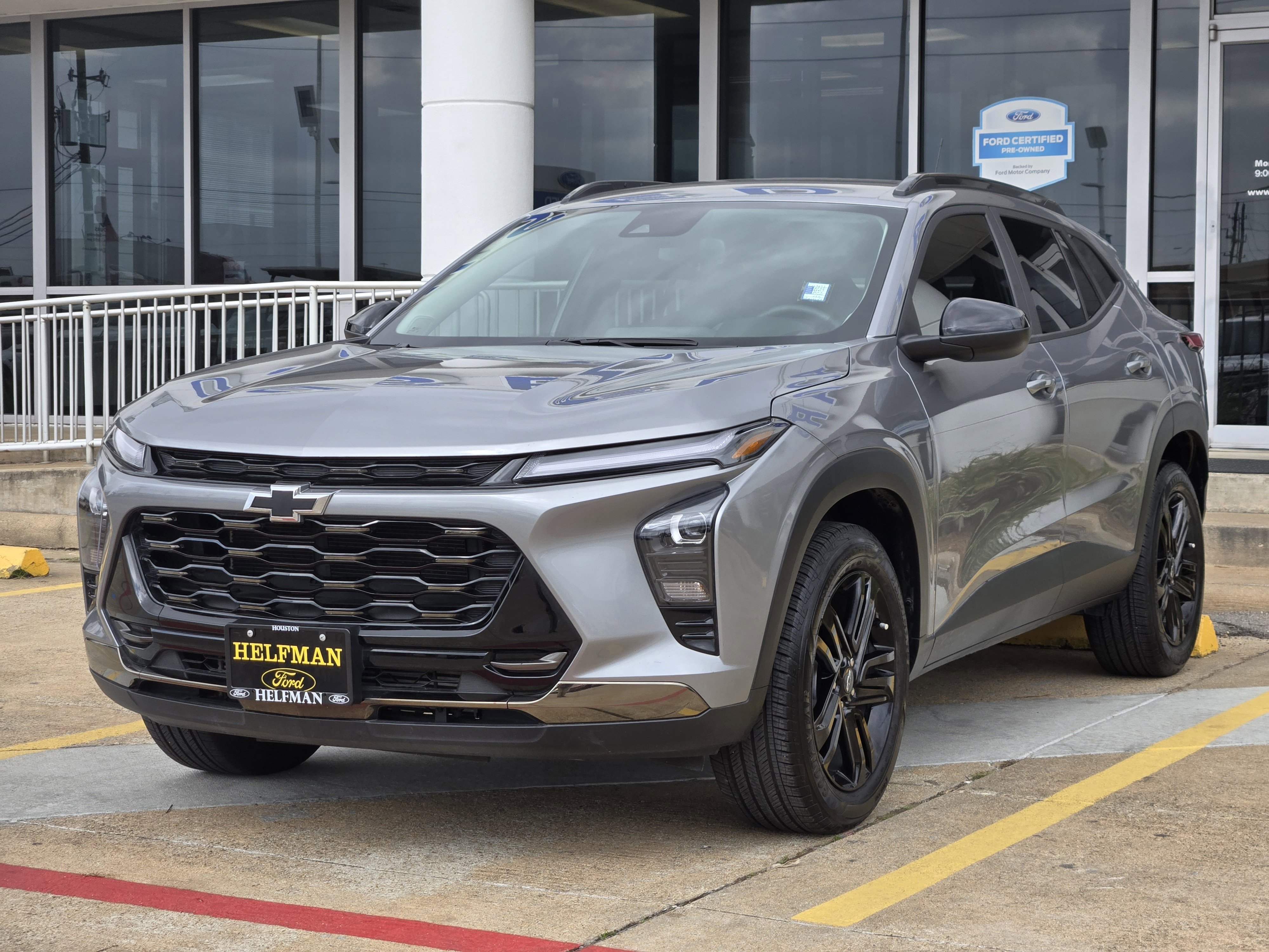 Used 2025 Chevrolet Trax ACTIV image 2