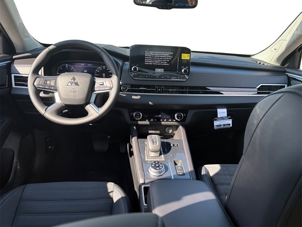 New 2025 Mitsubishi Outlander SE image 5