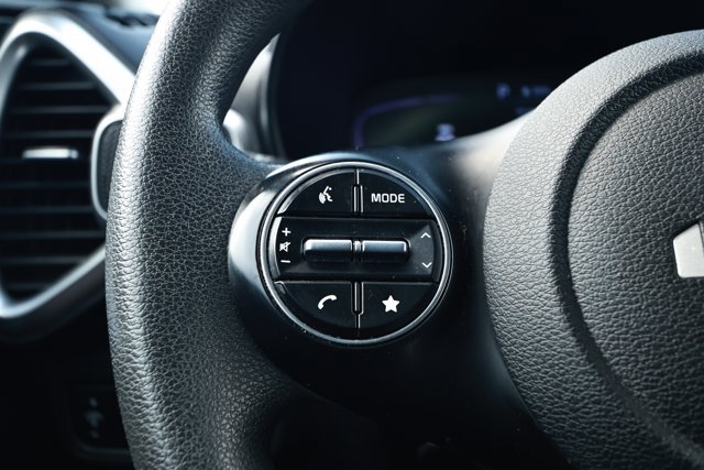 Used 2023 Kia Soul LX FWD image 13