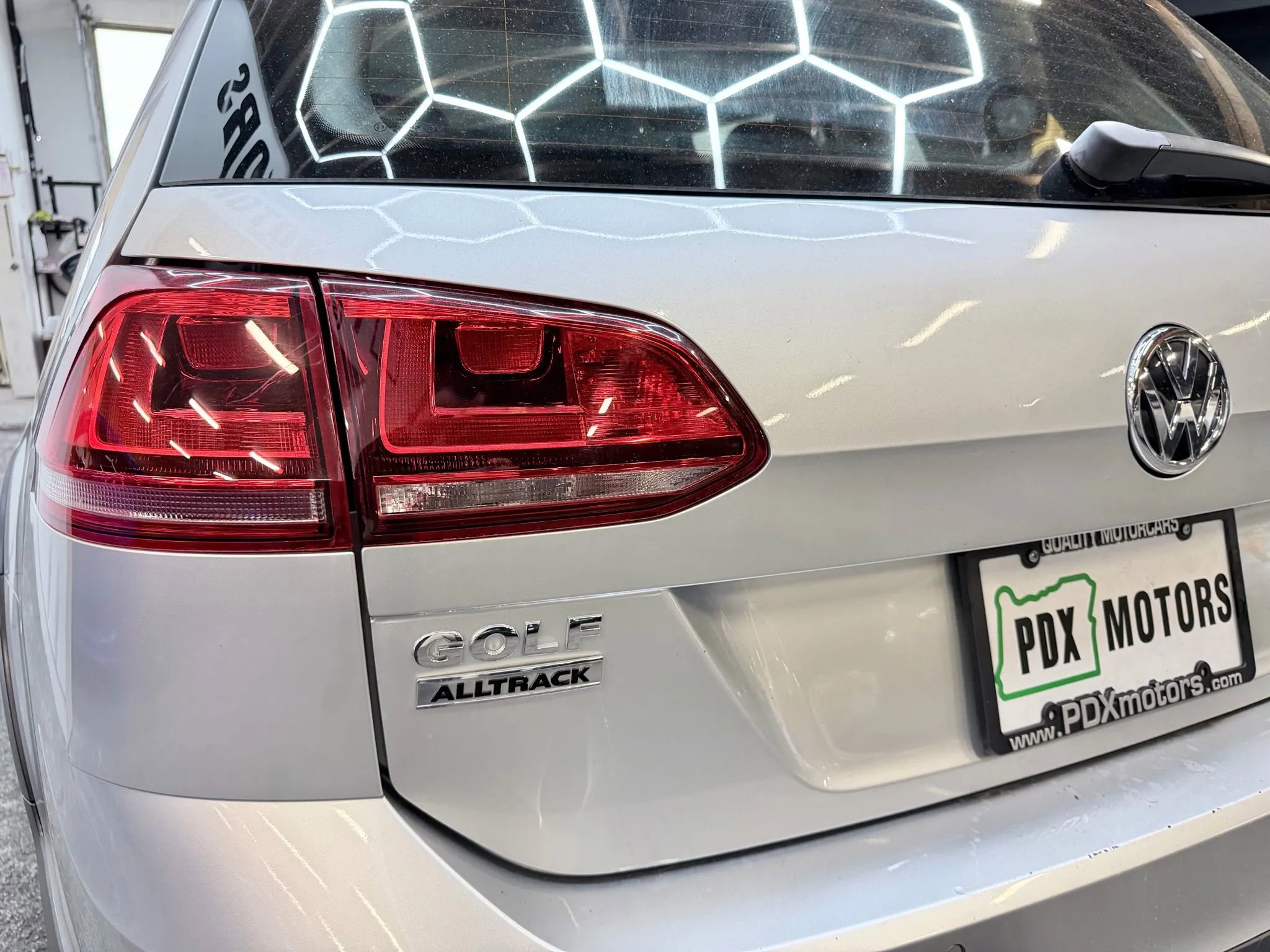 Used 2017 Volkswagen Golf Alltrack SE image 6