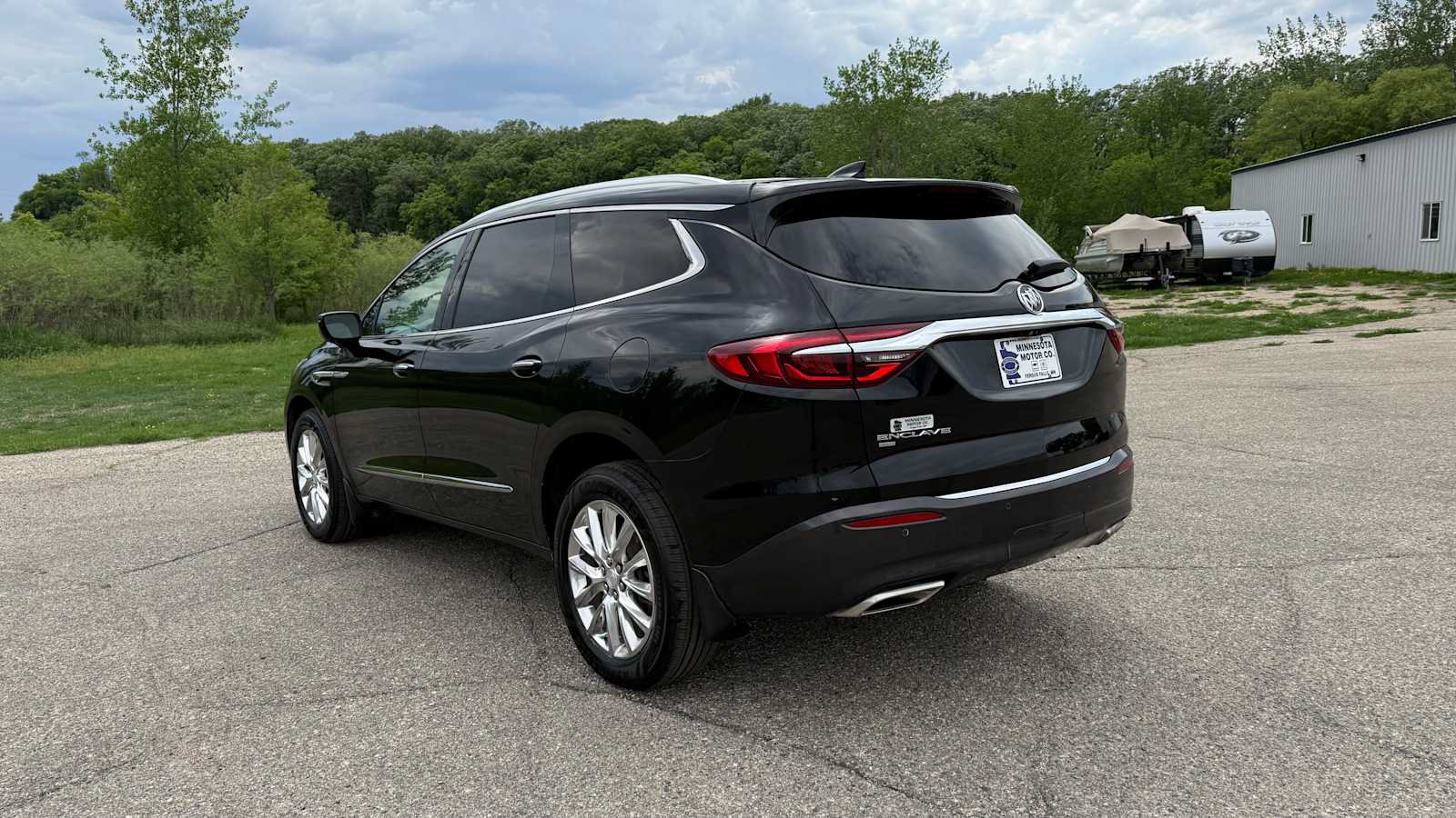 Used 2021 Buick Enclave Premium w/ Surround and Sites Package AWD/4WD image 5