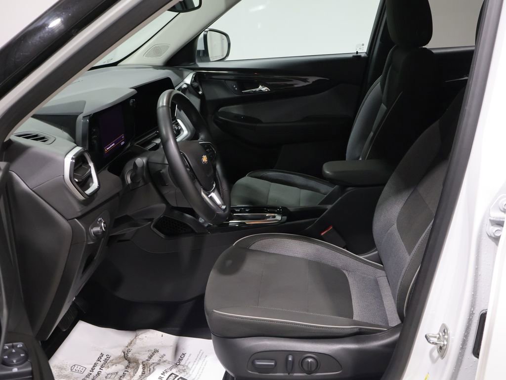 Used 2024 Chevrolet TrailBlazer LT w/ Convenience Package image 11