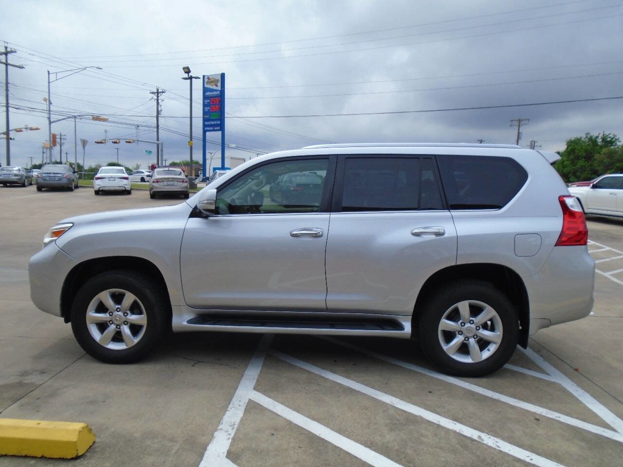 Used 2010 Lexus GX 460 image 4