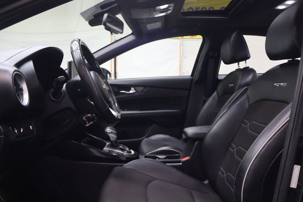 Used 2022 Kia Forte GT-Line w/ GT-Line Premium Package image 16