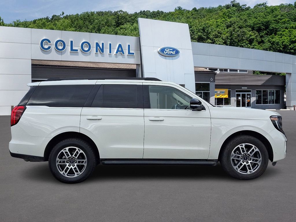 Certified 2025 Ford Expedition Active image 7