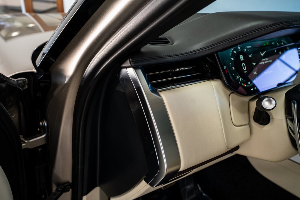 Used 2023 Land Rover Range Rover Long Wheelbase SE image 35