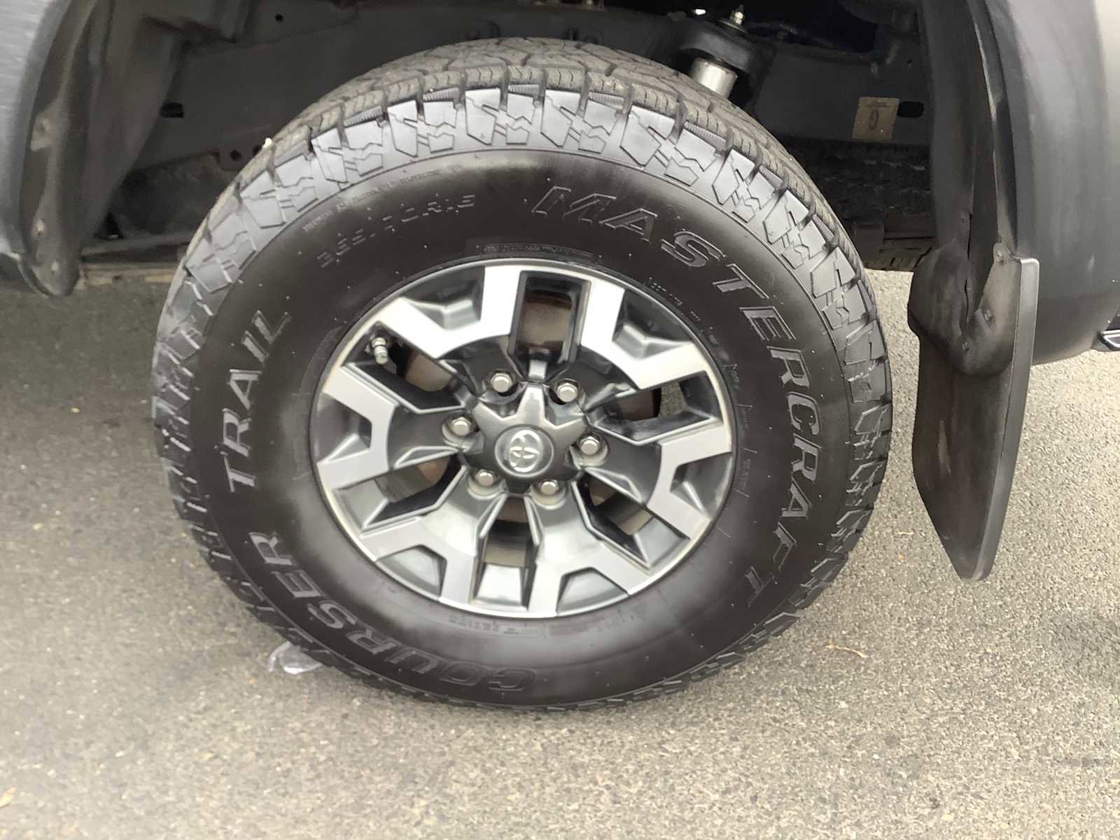 Used 2020 Toyota Tacoma TRD Sport image 8