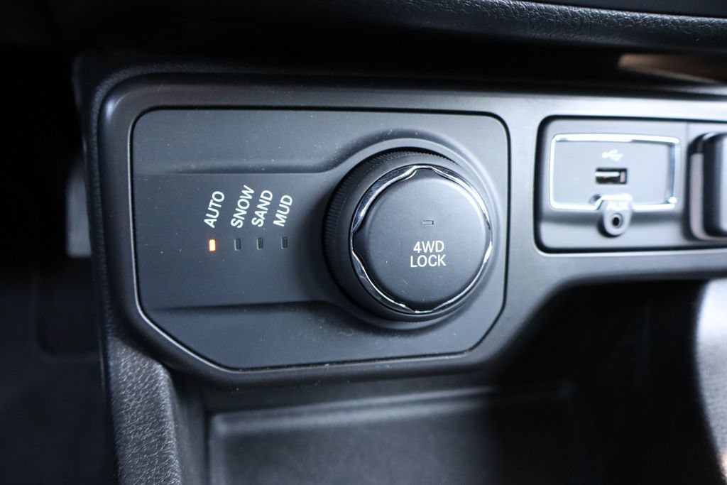 Used 2021 Jeep Renegade Latitude AWD/4WD image 10
