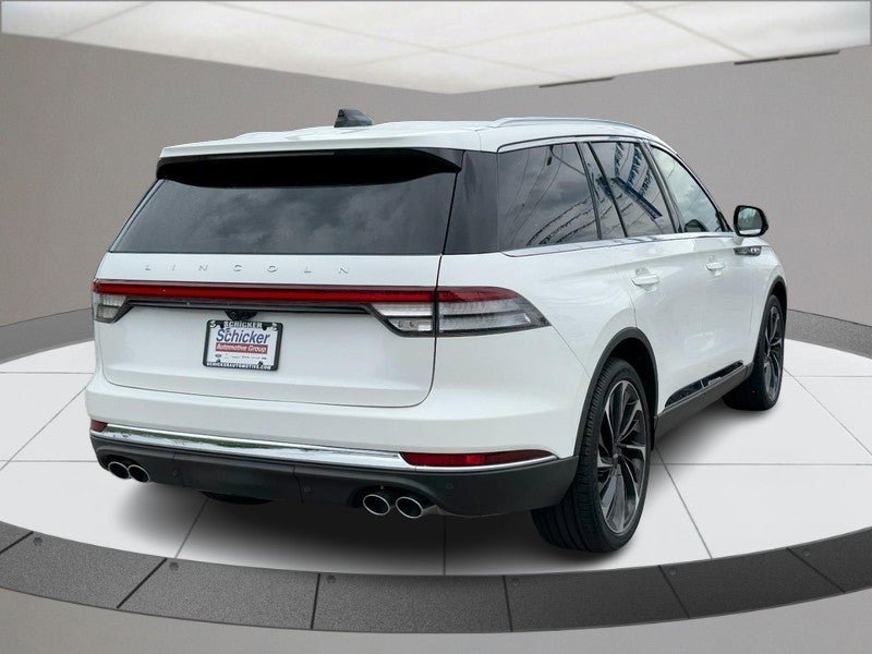 Used 2025 Lincoln Aviator Reserve w/ Equipment Group 201A image 3