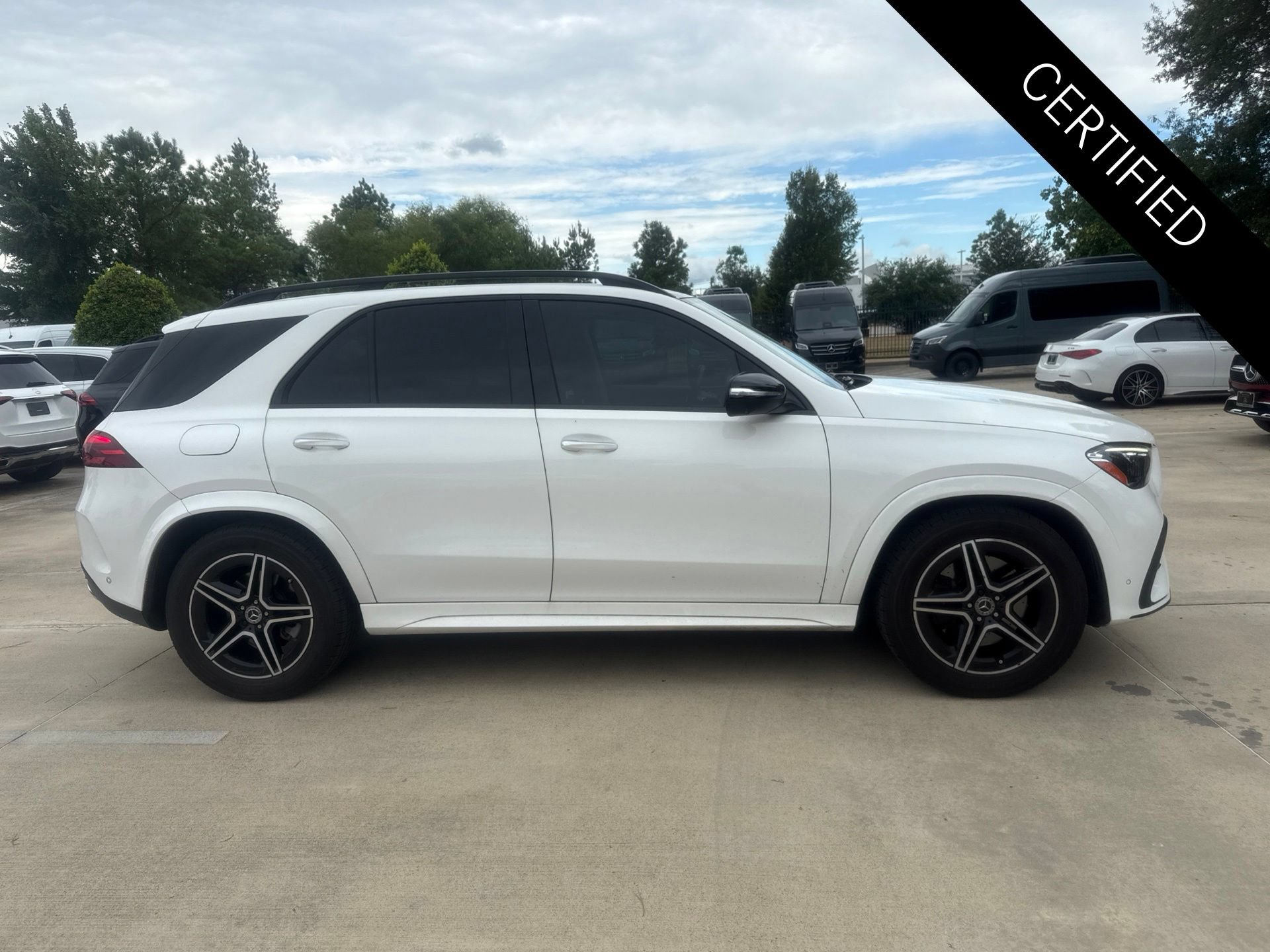 Used 2024 Mercedes-Benz GLE 450 4MATIC image 3