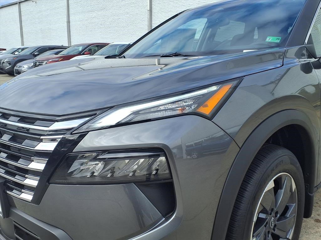 New 2026 Nissan Rogue SV image 2