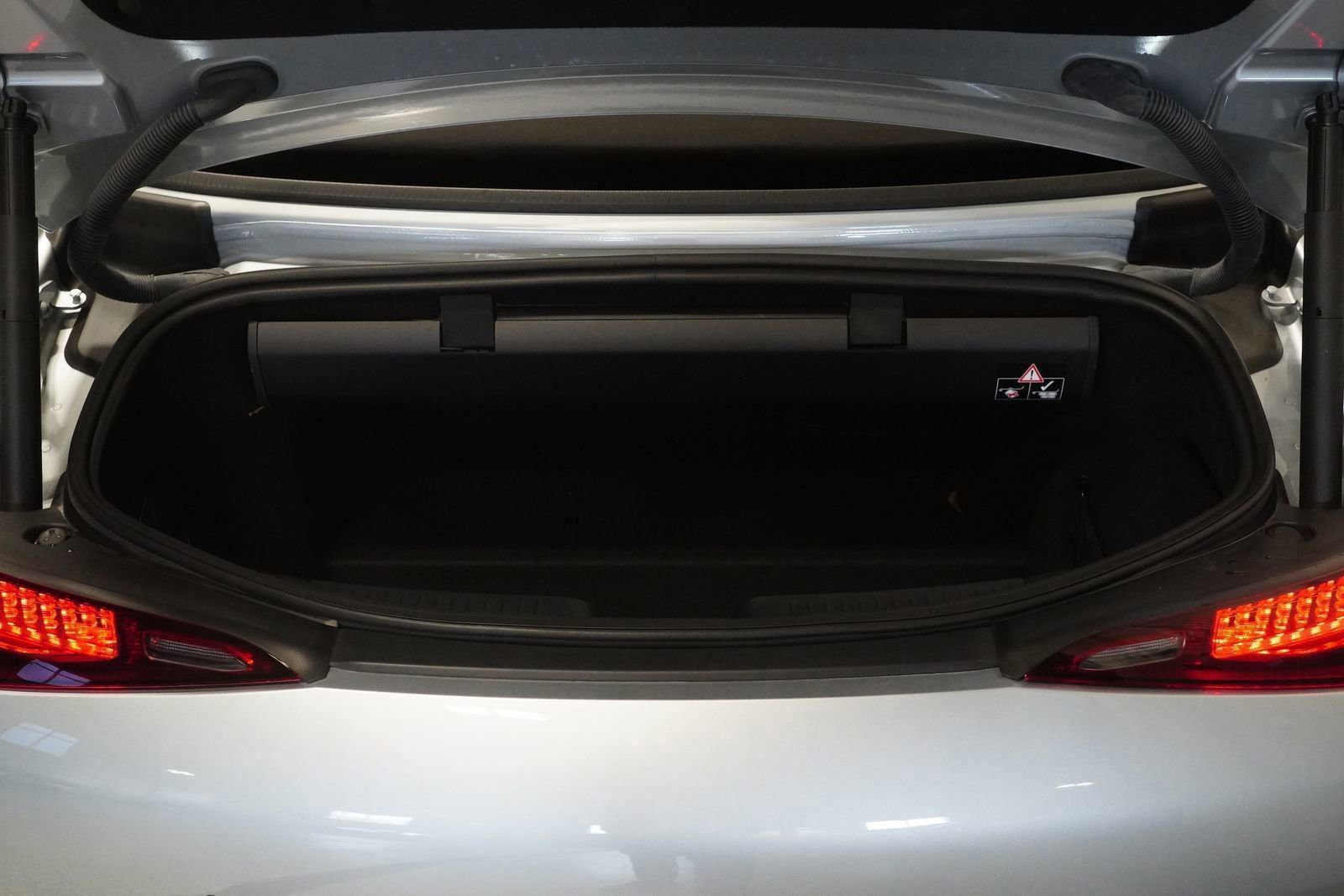 Used 2025 Mercedes-Benz SL 63 AMG 4MATIC image 34