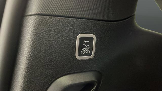 Used 2023 Jeep Grand Wagoneer Series II image 27