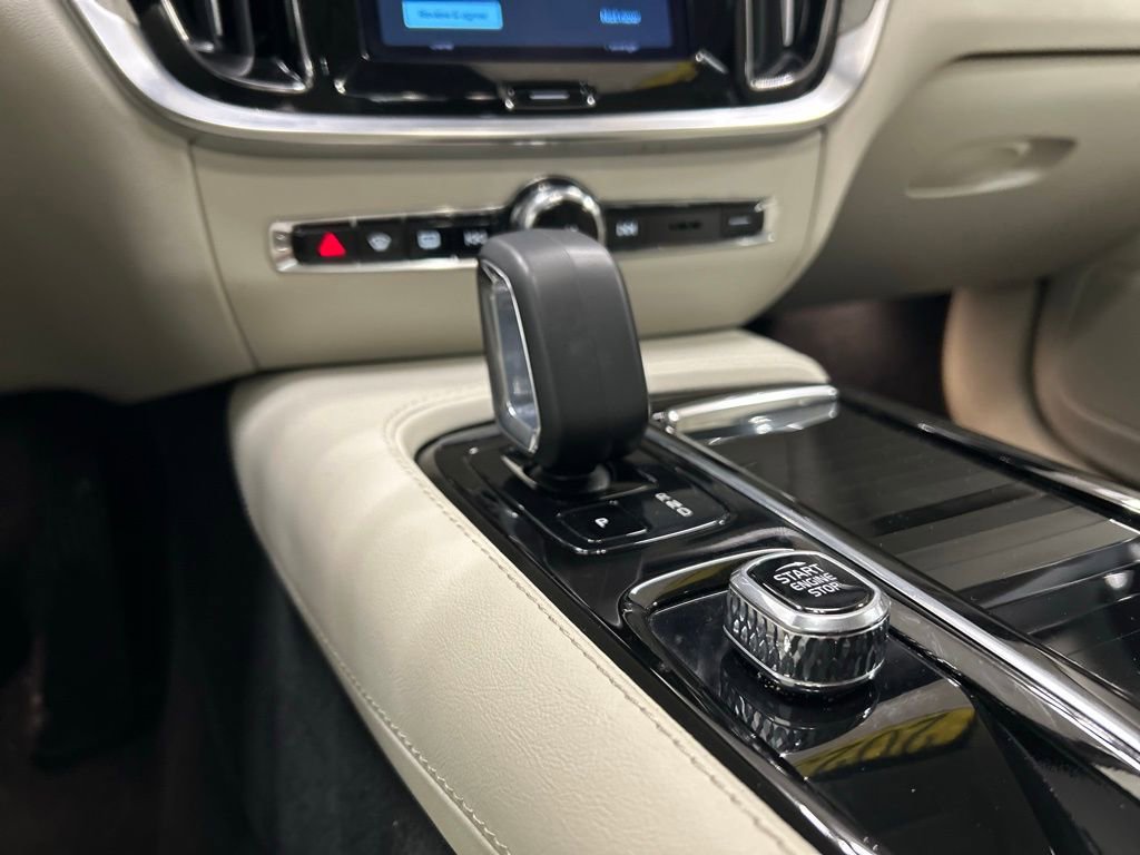 Used 2023 Volvo S60 T8 Plus image 15