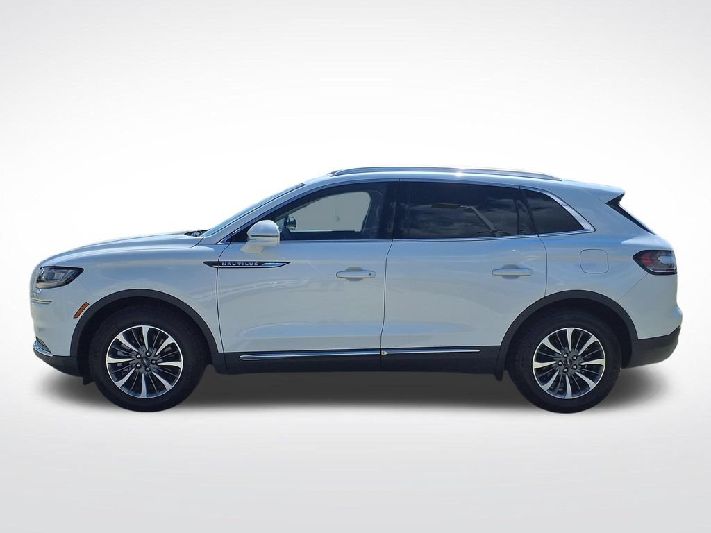 Used 2022 Lincoln Nautilus FWD w/ Premium Package image 5