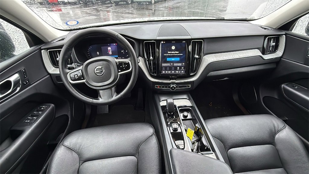 Certified 2025 Volvo XC60 B5 Plus image 7