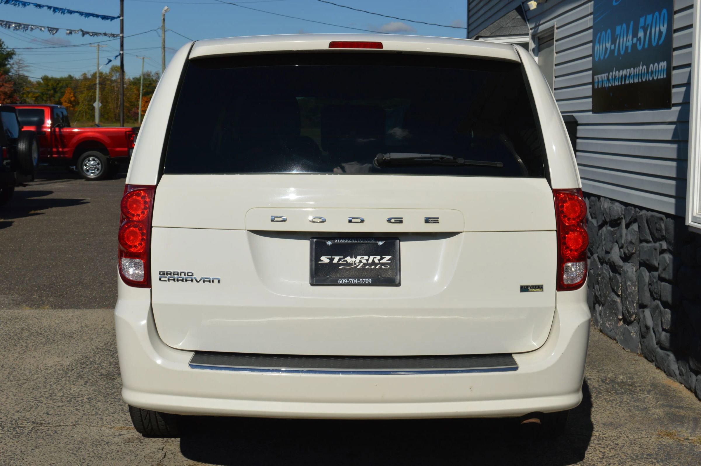 Used 2013 Dodge Grand Caravan SE image 4