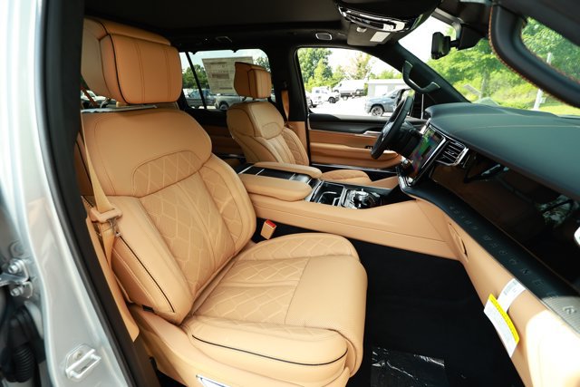 New 2026 Jeep Grand Wagoneer L Summit AWD/4WD image 31
