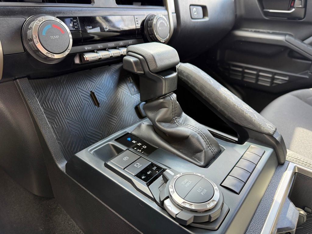 Used 2025 Toyota Tacoma SR5 AWD/4WD image 26