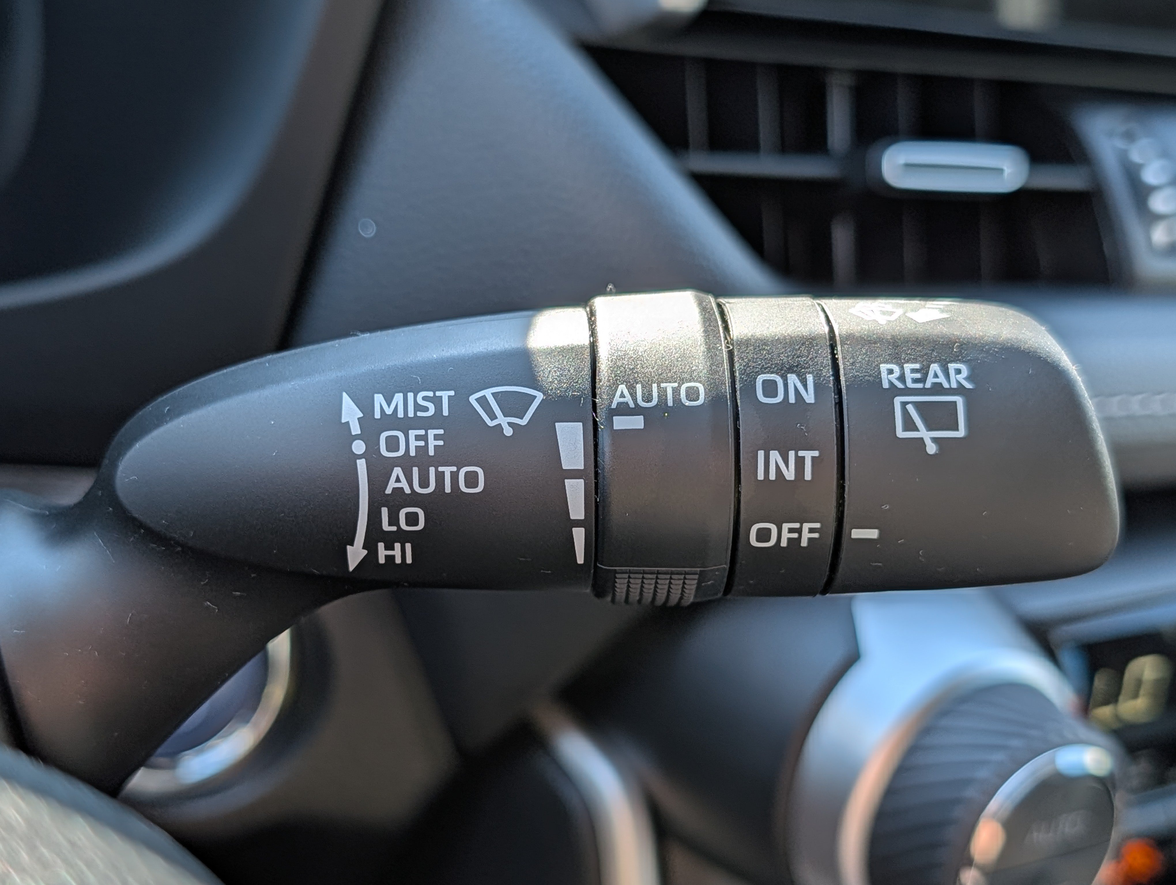 Used 2022 Toyota RAV4 Limited AWD/4WD image 32