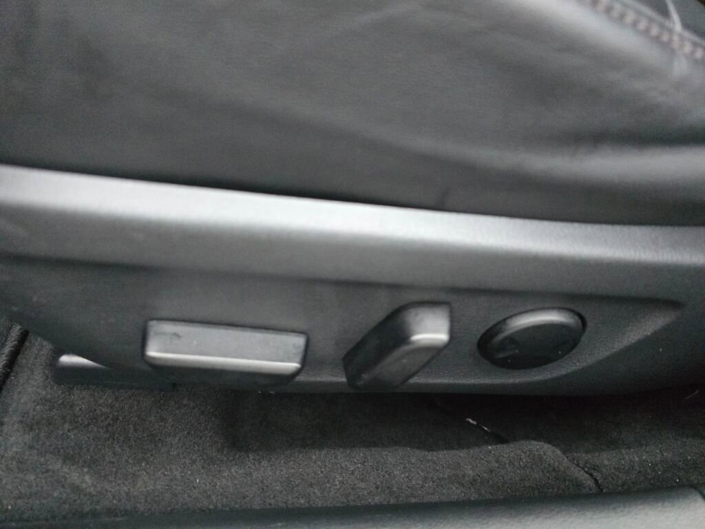 Used 2021 MAZDA MAZDA3 s image 33