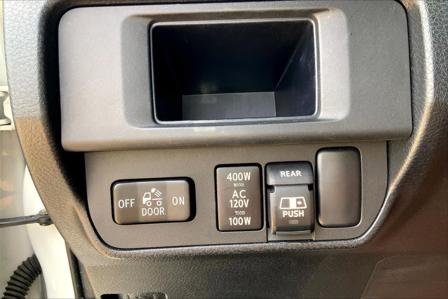 Used 2017 Toyota Tacoma Limited w/ Tow Package RWD image 33