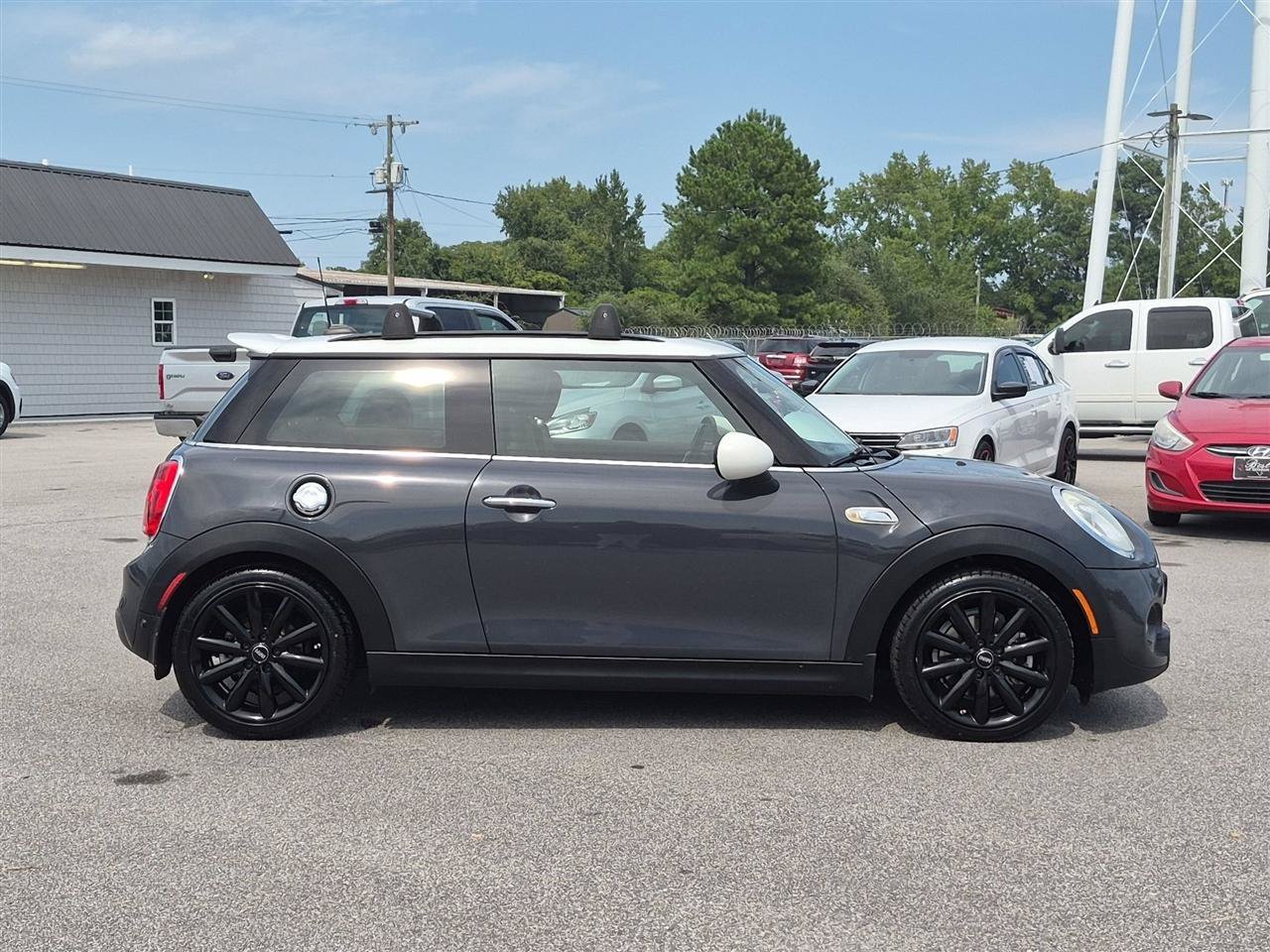 Used 2018 MINI Cooper S FWD image 2