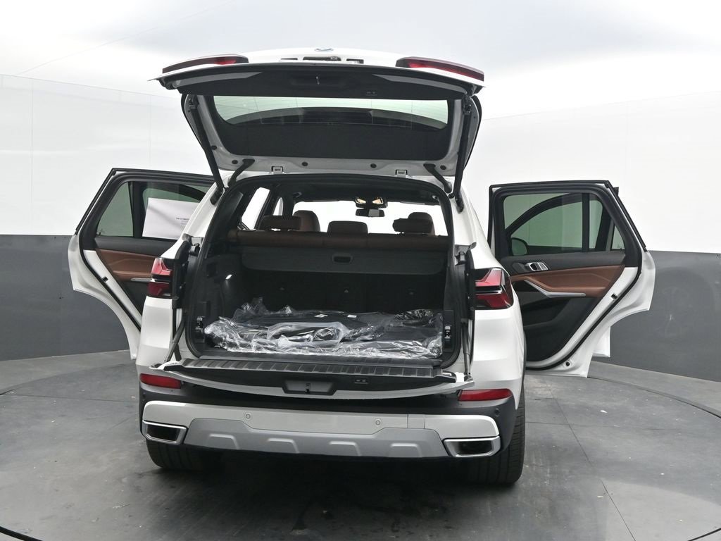 New 2026 BMW X5 xDrive50e image 53