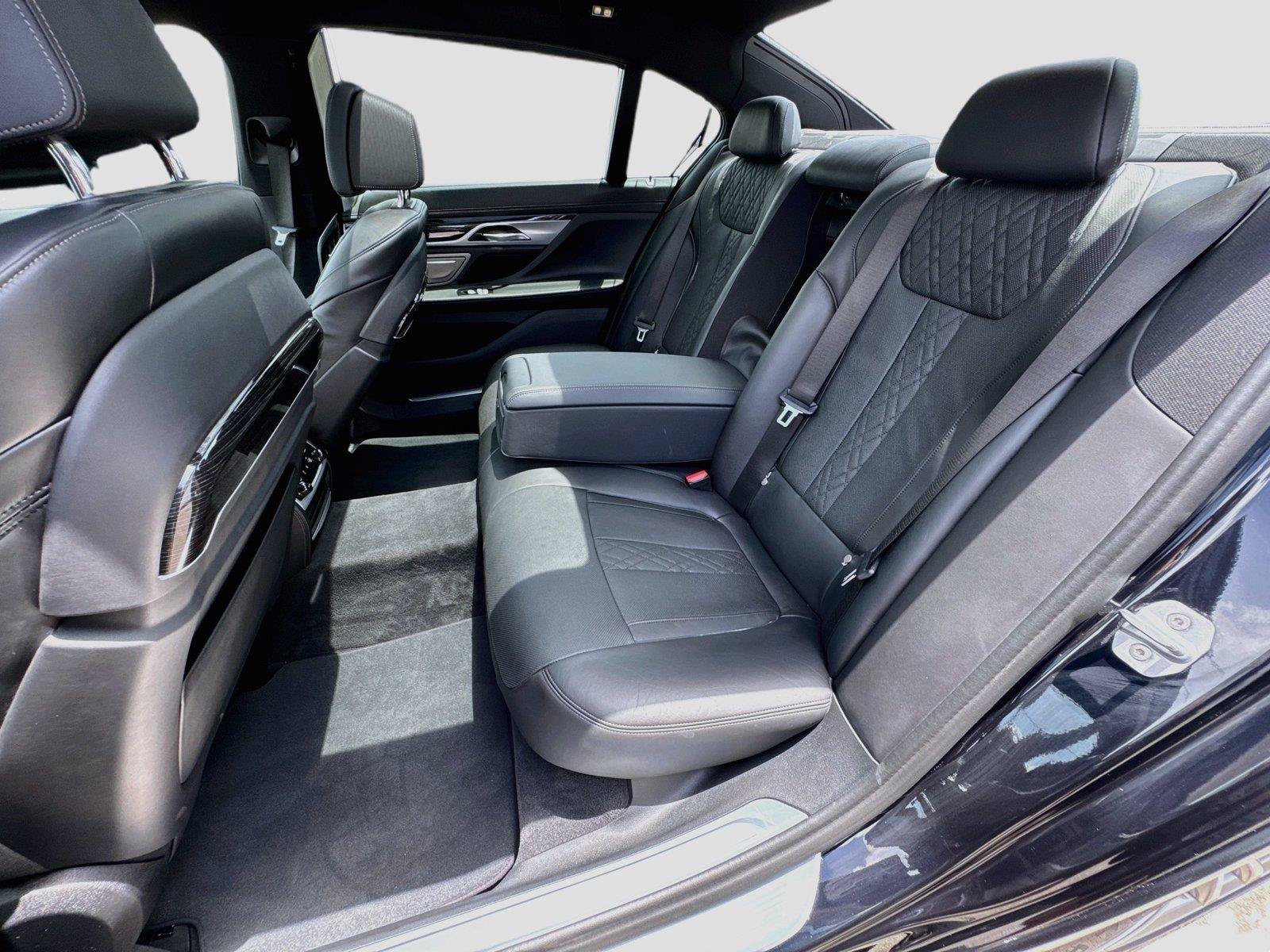 Used 2019 BMW 750i w/ Executive Package RWD image 26