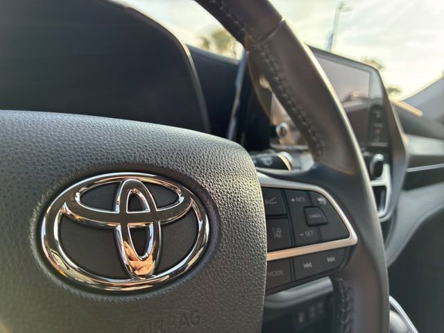 Used 2024 Toyota Highlander LE image 30