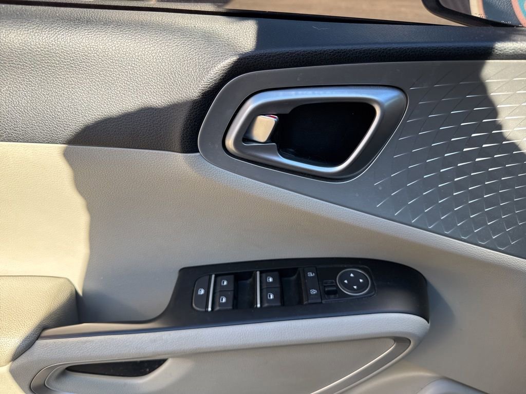 Used 2020 Kia Soul LX image 24