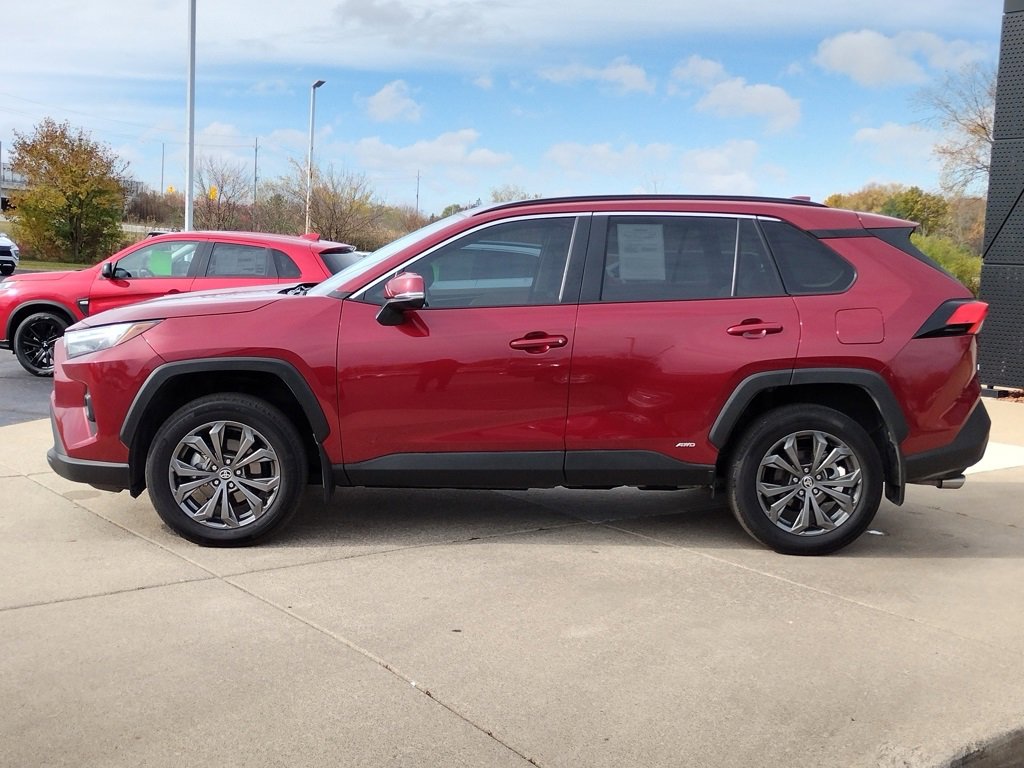 Used 2025 Toyota RAV4 XLE Premium image 19