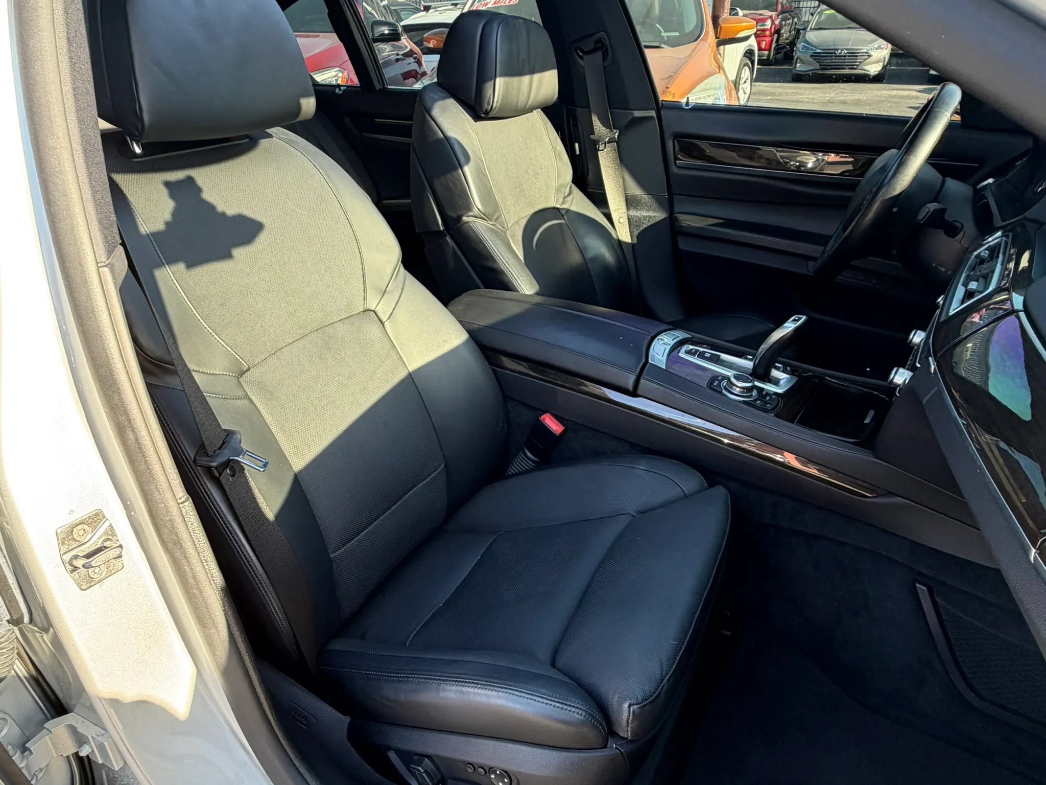 Used 2011 BMW 750i RWD image 11