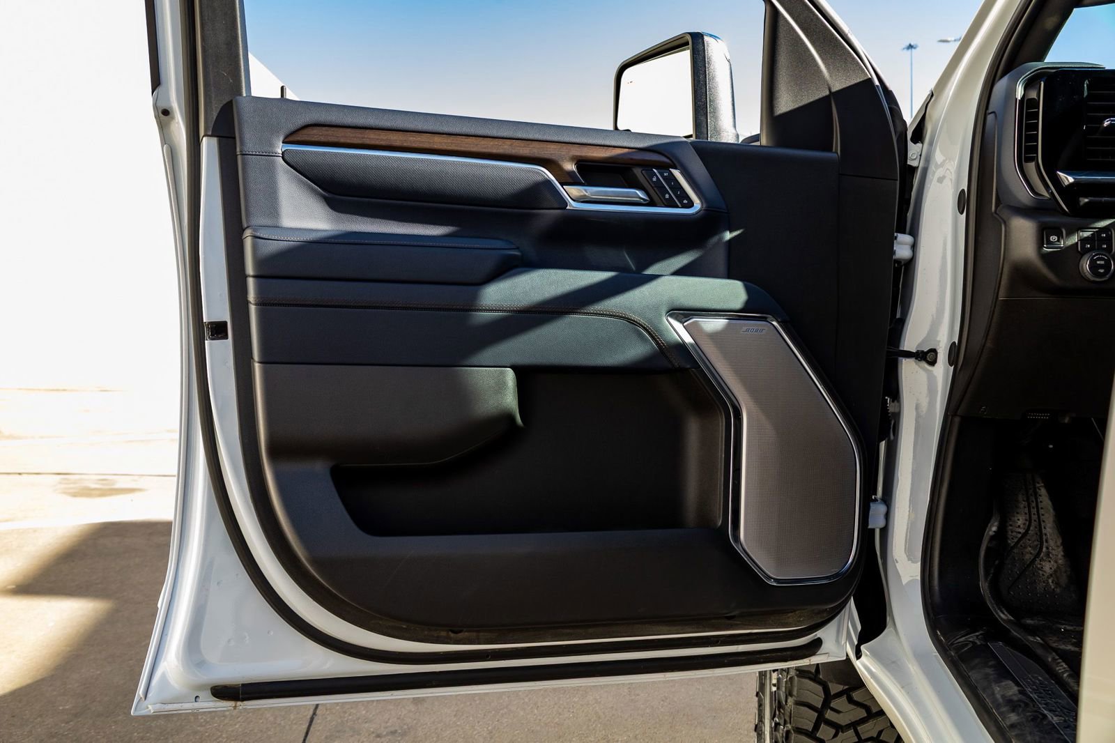 Used 2025 Chevrolet Silverado 2500 High Country w/ Technology Package image 35