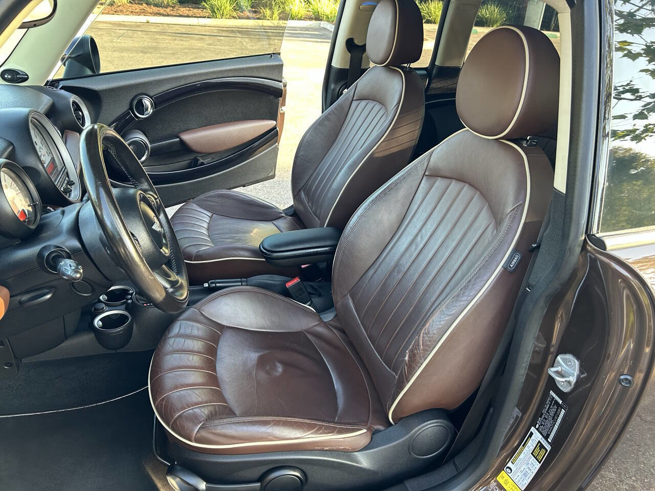 Used 2011 MINI Cooper Clubman w/ Premium Pkg image 2