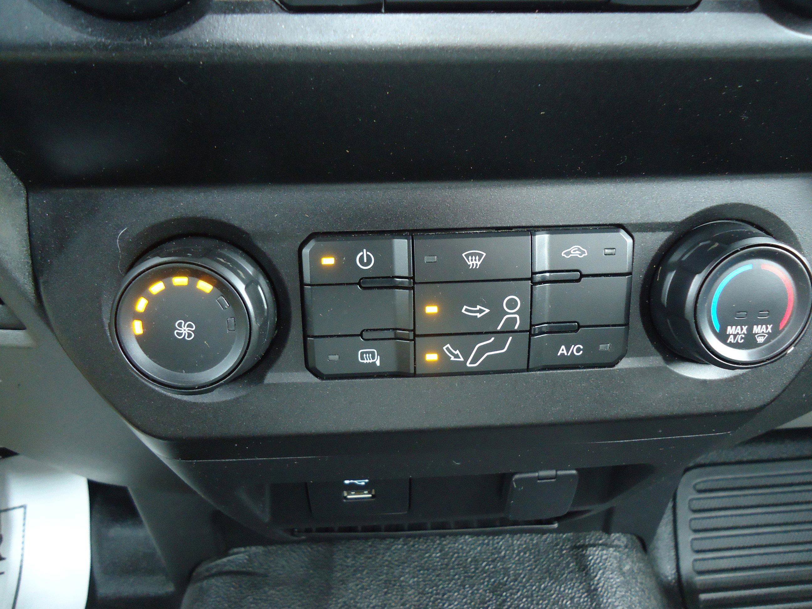 Used 2020 Ford F250 XL w/ Power Equipment Group image 18