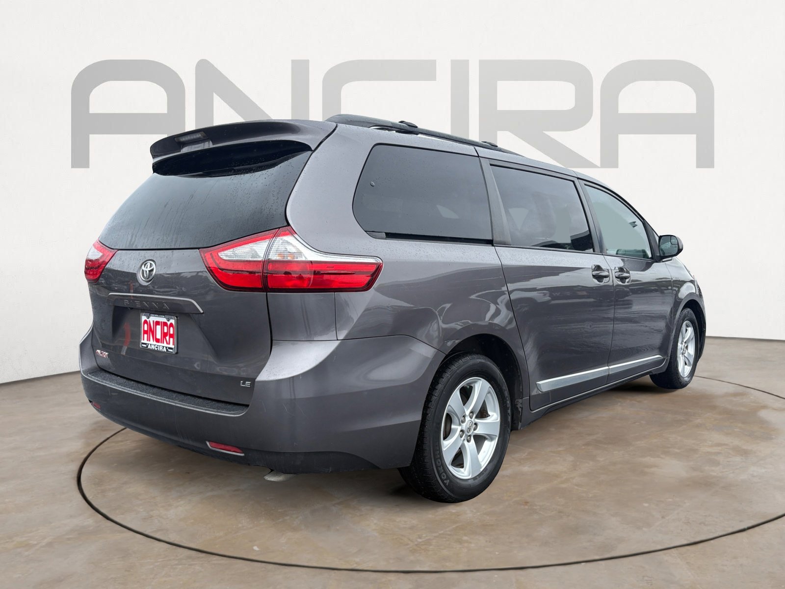 Used 2015 Toyota Sienna LE image 11
