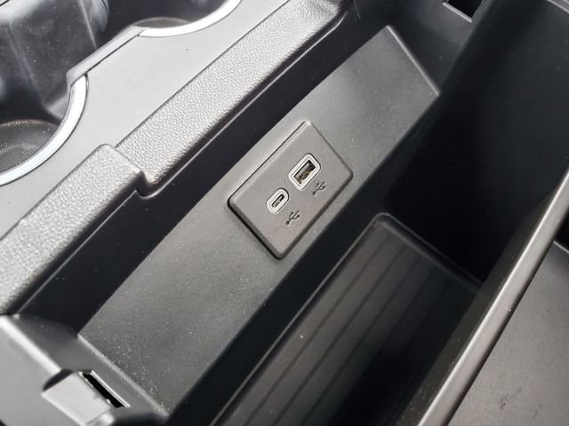 Used 2023 GMC Yukon SLT w/ SLT Luxury Package image 35