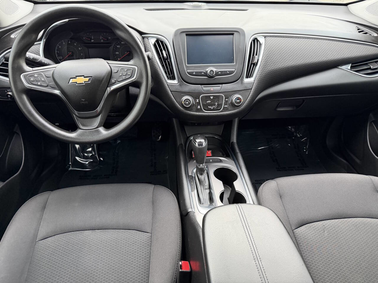 Used 2017 Chevrolet Malibu LT FWD image 17