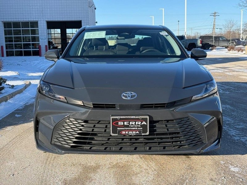 Used 2025 Toyota Camry LE image 8