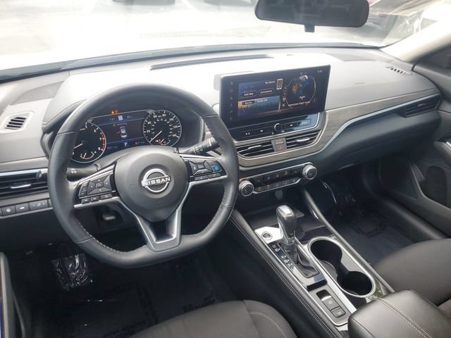 Certified 2023 Nissan Altima 2.5 SV w/ SV Premium Package FWD image 12