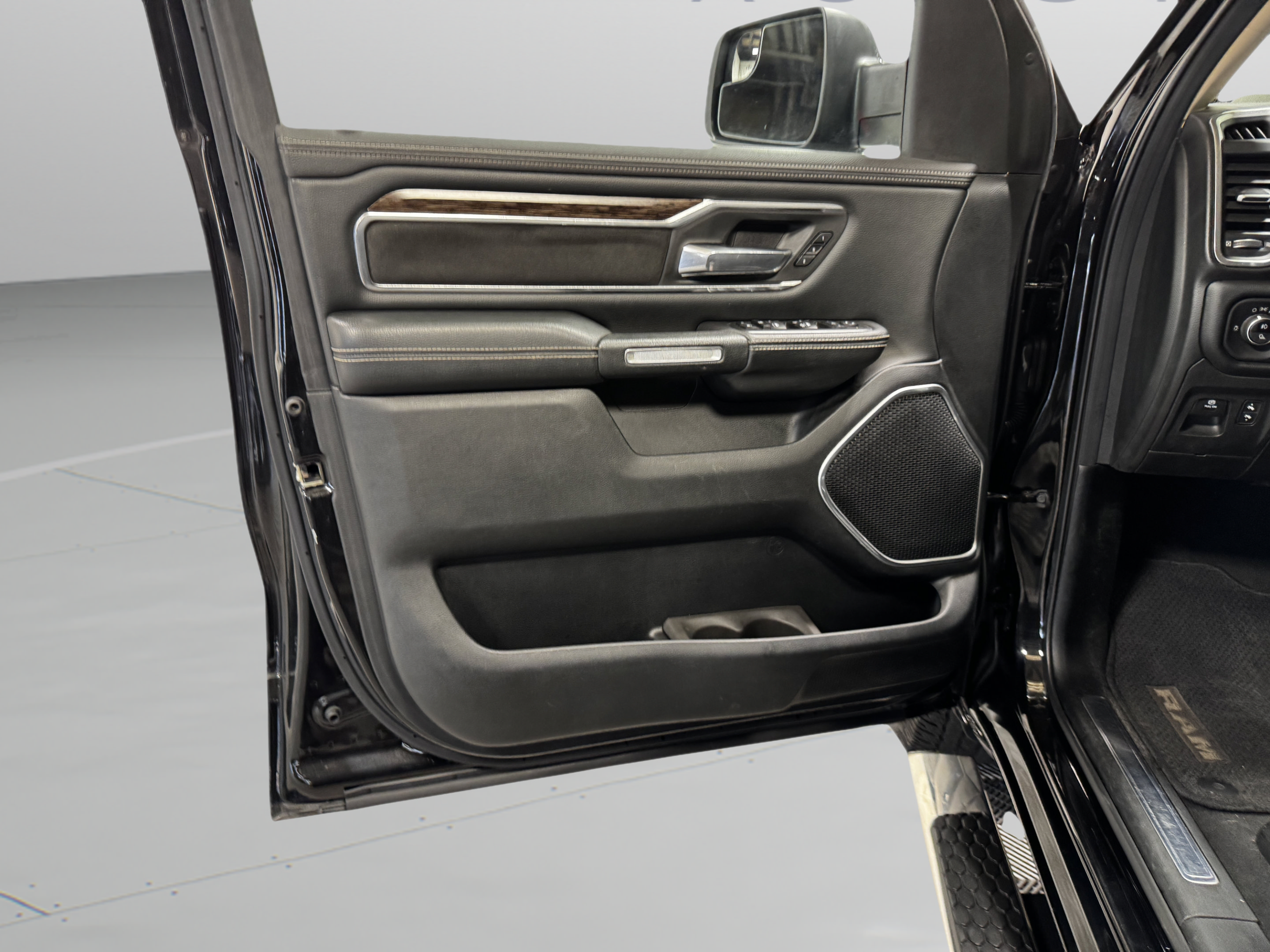 Used 2019 RAM 1500 Laramie w/ Bed Utility Group AWD/4WD image 14