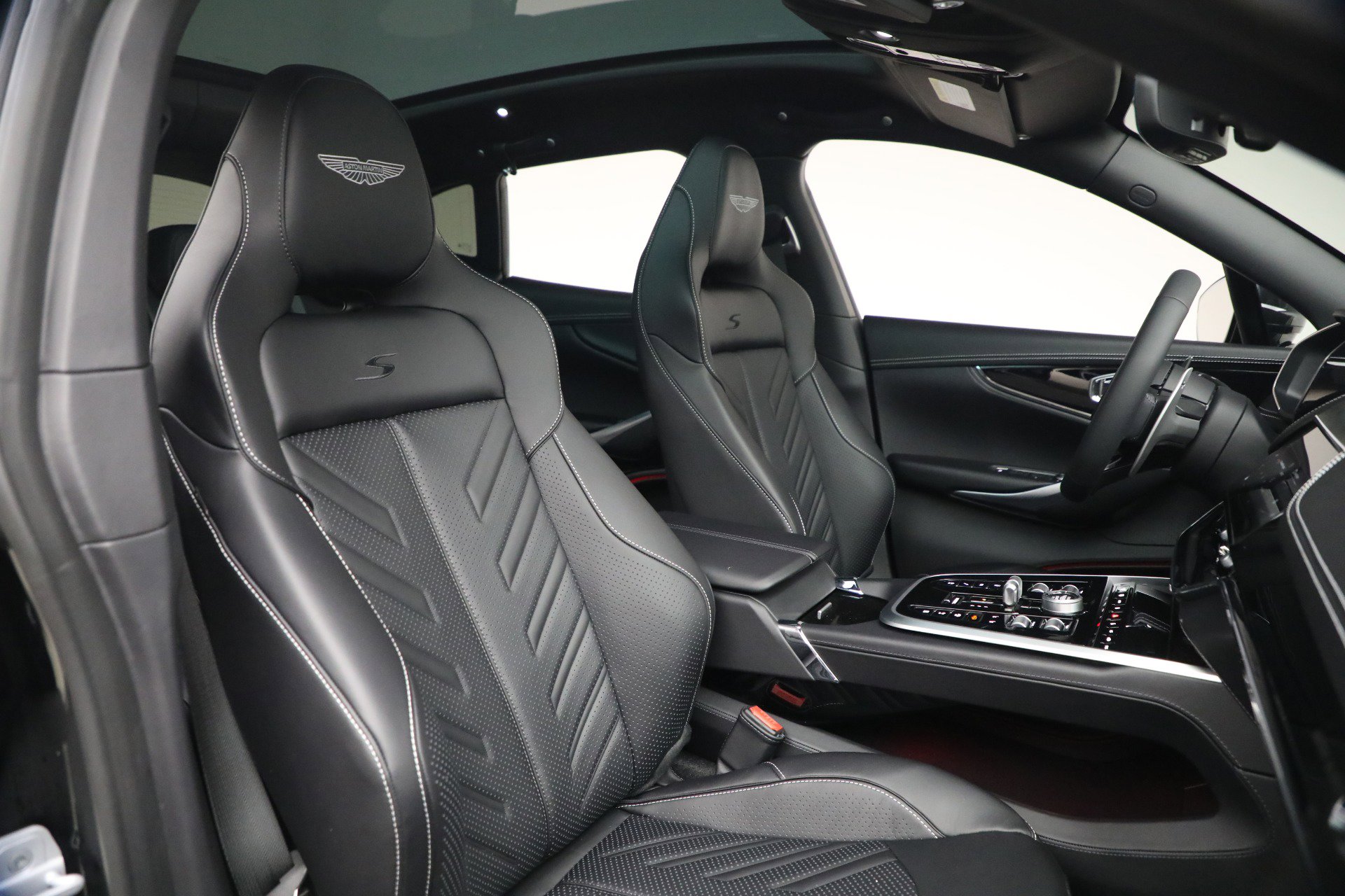 New 2026 Aston Martin DBX S image 28